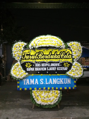 Papan Bunga Duka di Berngam