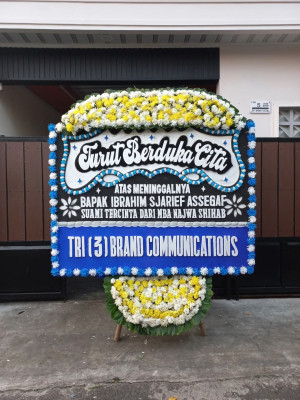 Papan Bunga Duka di Berngam